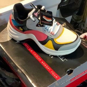 Platform gym shoes skecher street air cooled memory foam groovy sole